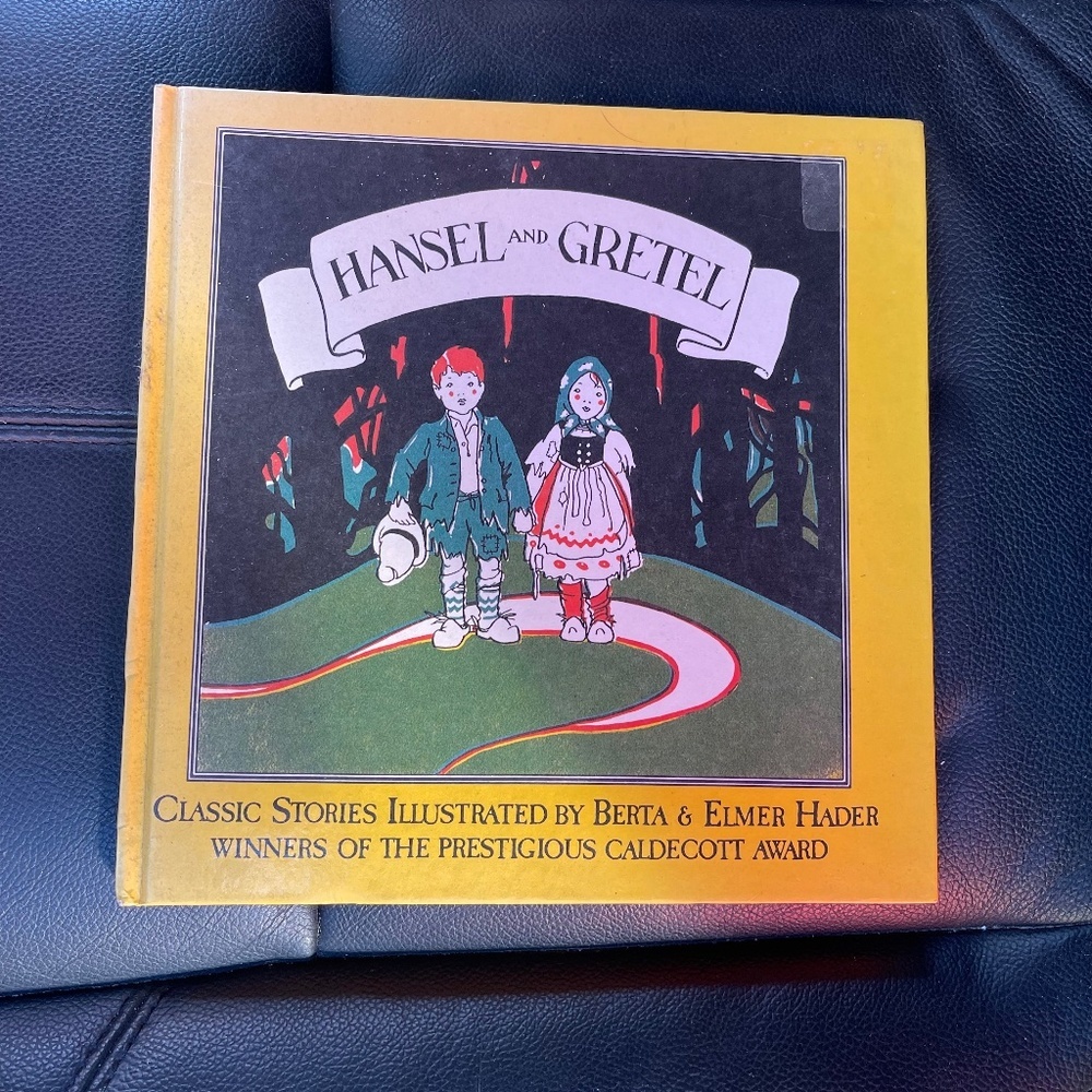 Hansel and Gretel Illustrated Book - Gold Cover